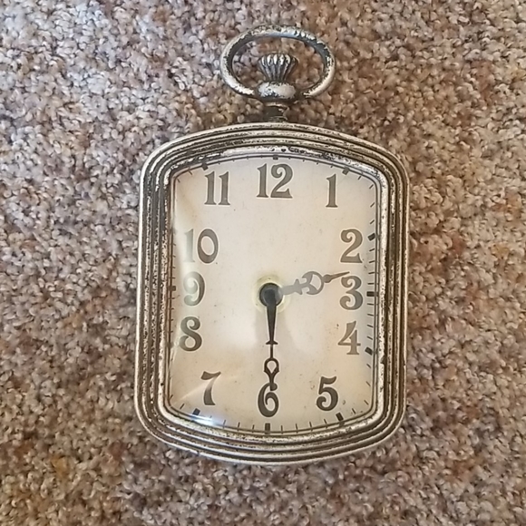 Metal Table Clock - Picture 4 of 7